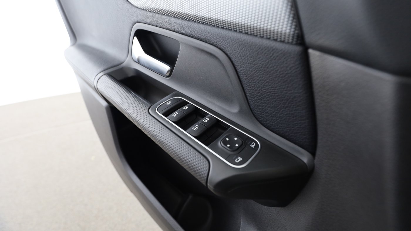 Mercedes-Benz GLB 200 Style MBUX Navi AUT AHK SHZ Park-Ass.