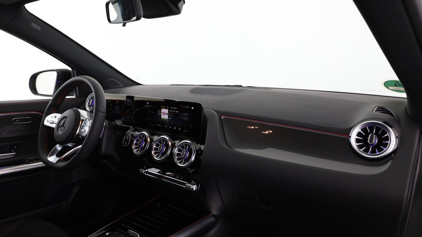 Mercedes-Benz GLA 180 AMG Kamera MBUX Navi AHK LED SHZ Park-As
