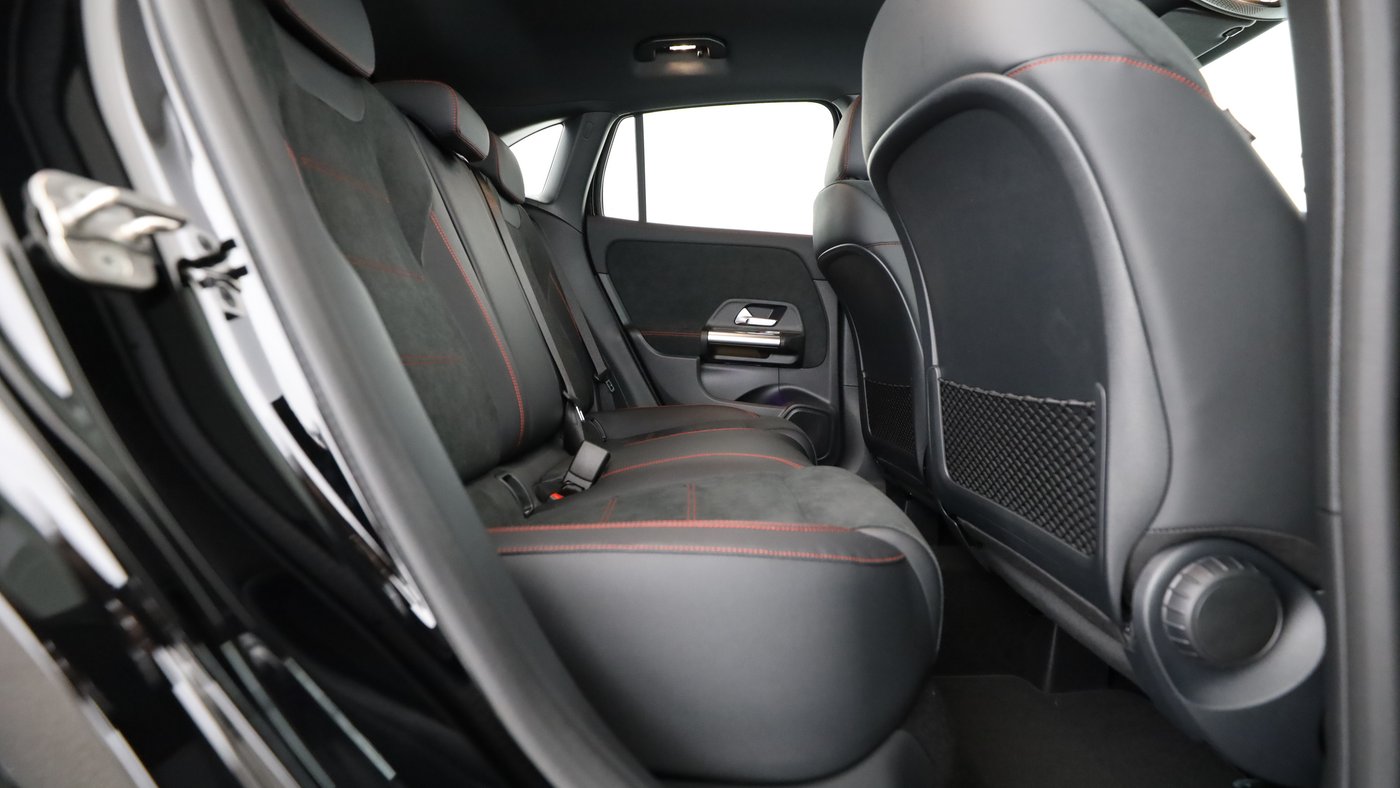 Mercedes-Benz GLA 180 AMG Kamera MBUX Navi AHK LED SHZ Park-As