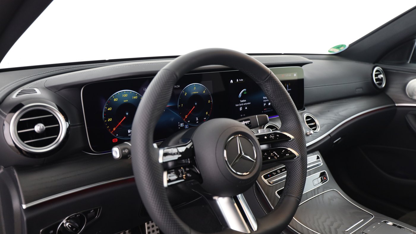 Mercedes-Benz E 400 d 4M T AMG Night AHK Distronic Pano Memory