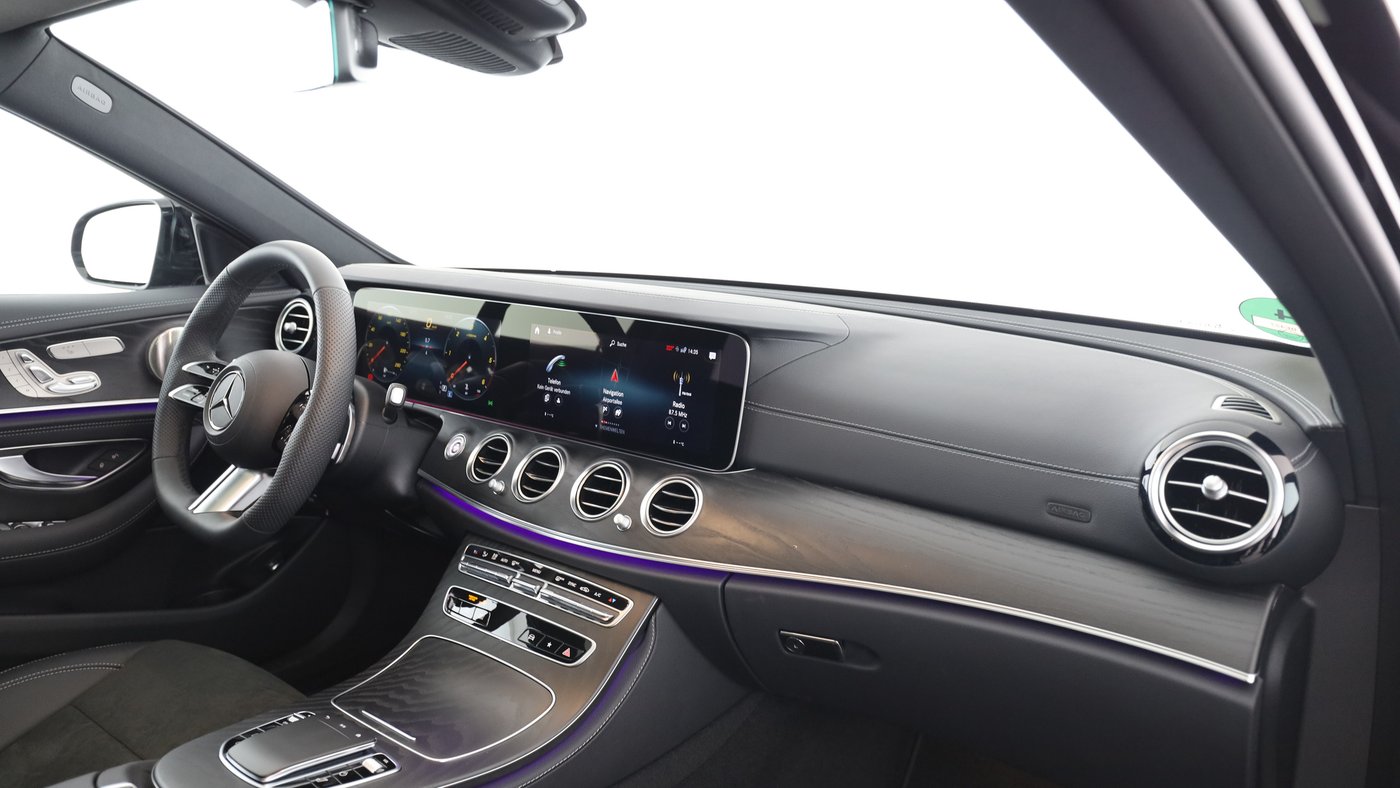 Mercedes-Benz E 400 d 4M T AMG Night AHK Distronic Pano Memory