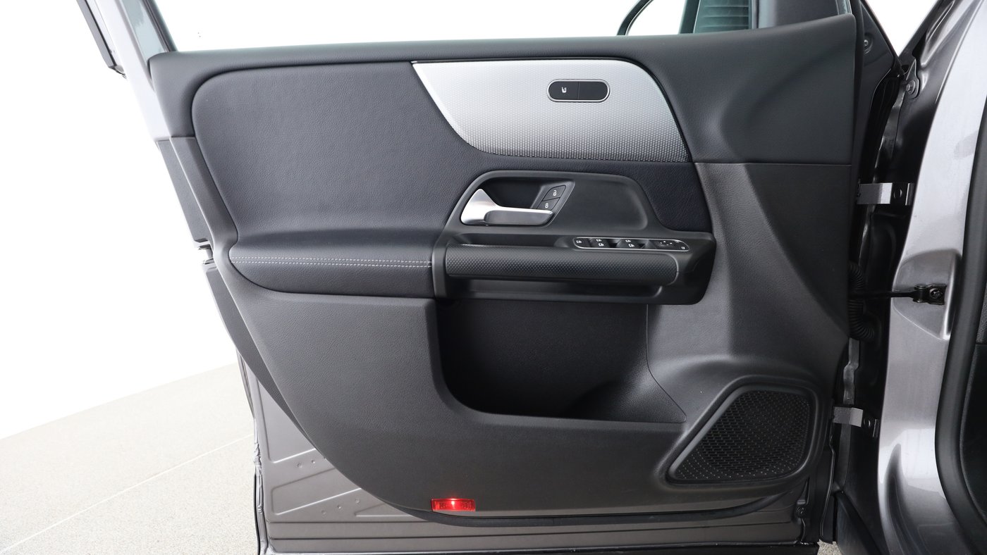 Mercedes-Benz GLB 200 Style MBUX Navi AUT AHK SHZ Park-Ass.